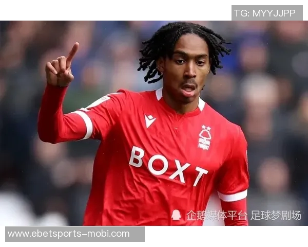 法兰克福和英超多队关注巴黎17岁小将扬吉尔的转会动态